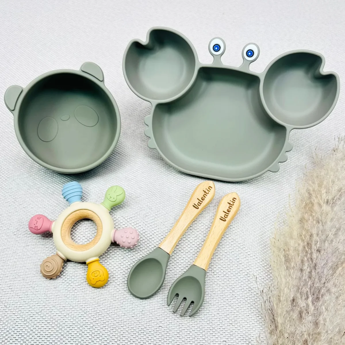 Coffret Repas Bebe Crabe Personnalise – Assiette, Bol, Jouet, Couverts – Image 5